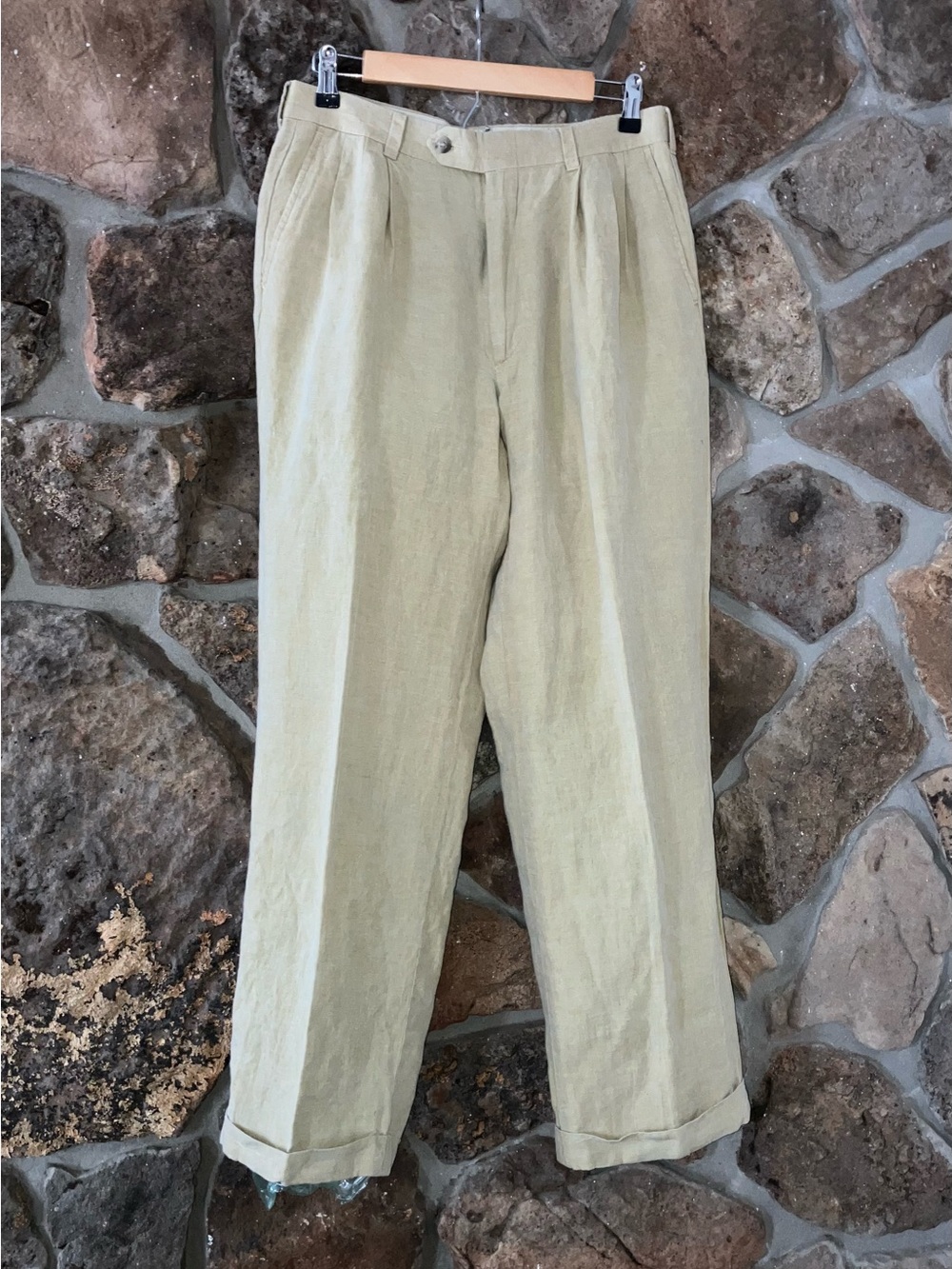 Vintage Berle Pants Mens 100% Linen in cream
Pleated Cuffed Dress Y2K 90s wear
